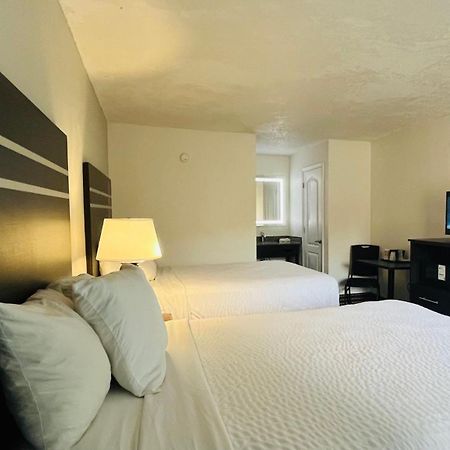 Clarion Inn & Suites Kissimmee-Lake Buena Vista South Εξωτερικό φωτογραφία