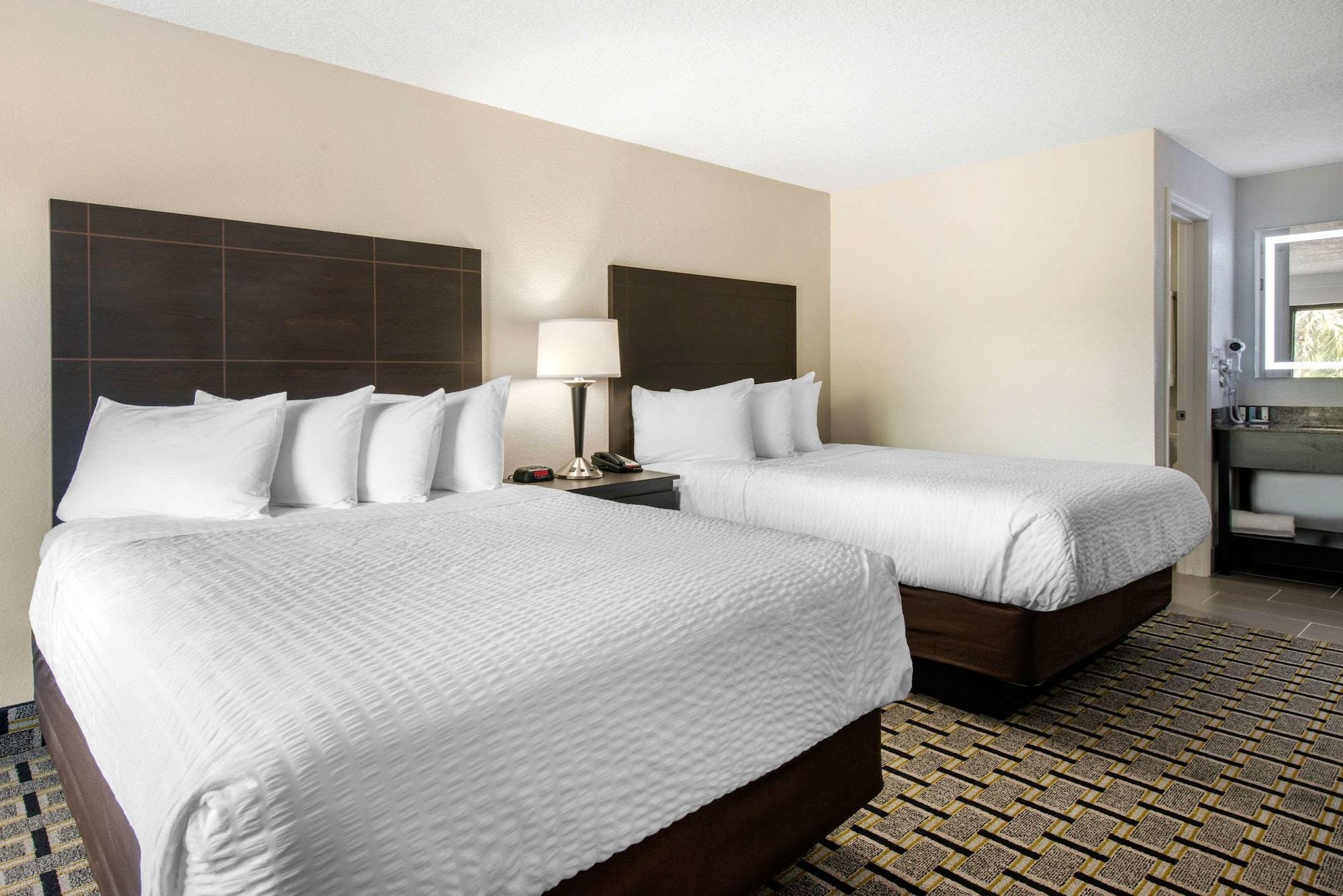 Clarion Inn & Suites Kissimmee-Lake Buena Vista South Εξωτερικό φωτογραφία