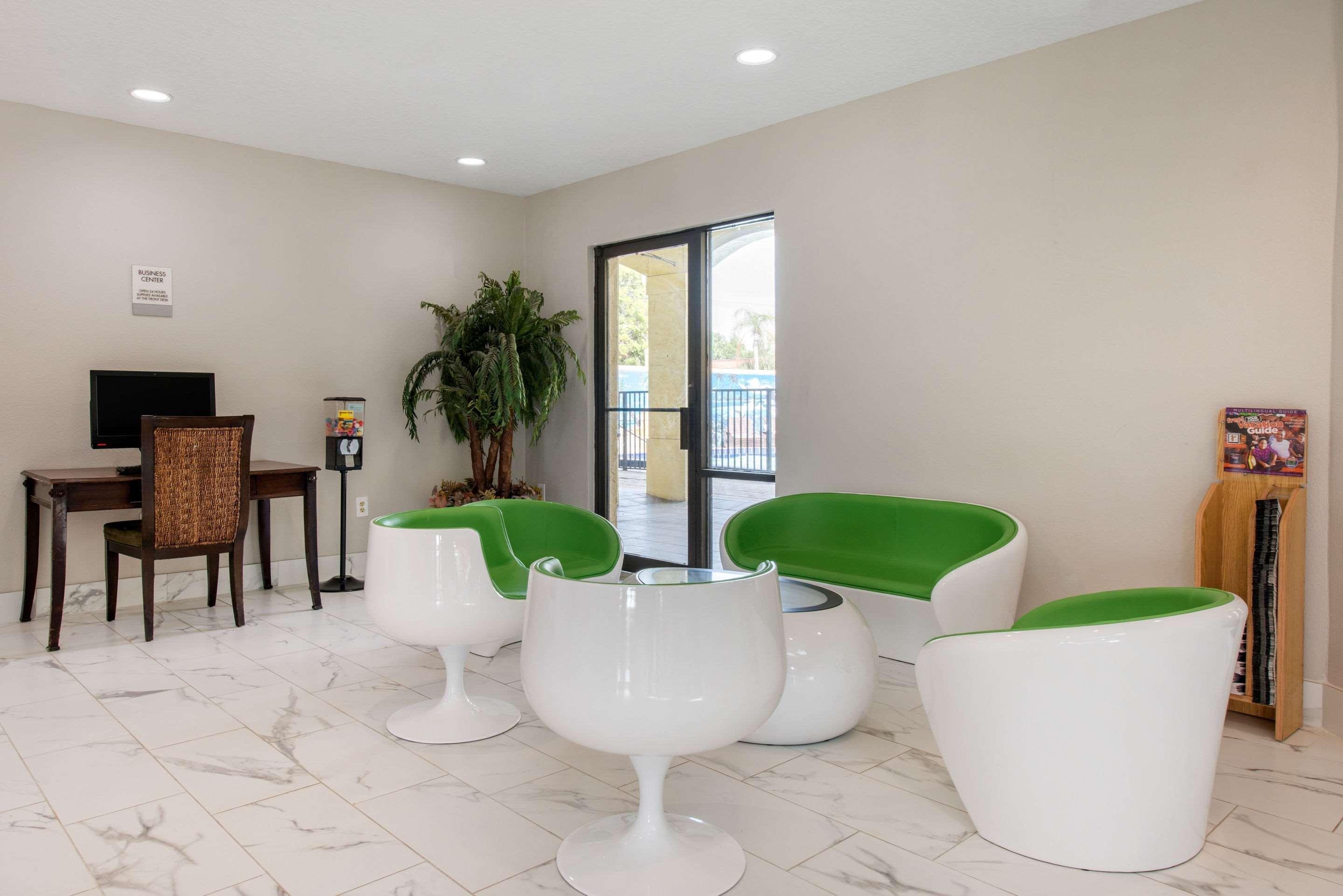 Clarion Inn & Suites Kissimmee-Lake Buena Vista South Εξωτερικό φωτογραφία