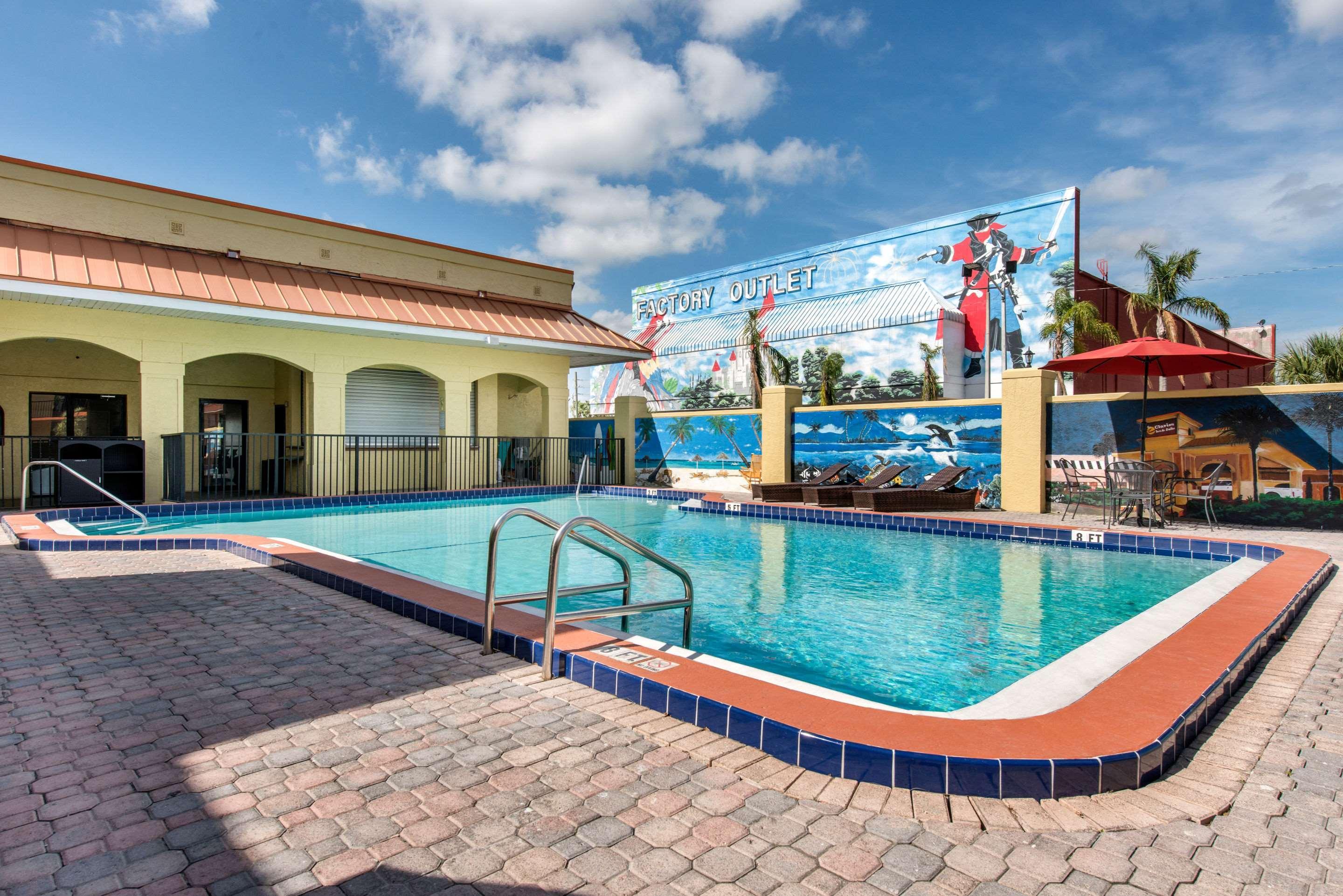 Clarion Inn & Suites Kissimmee-Lake Buena Vista South Εξωτερικό φωτογραφία