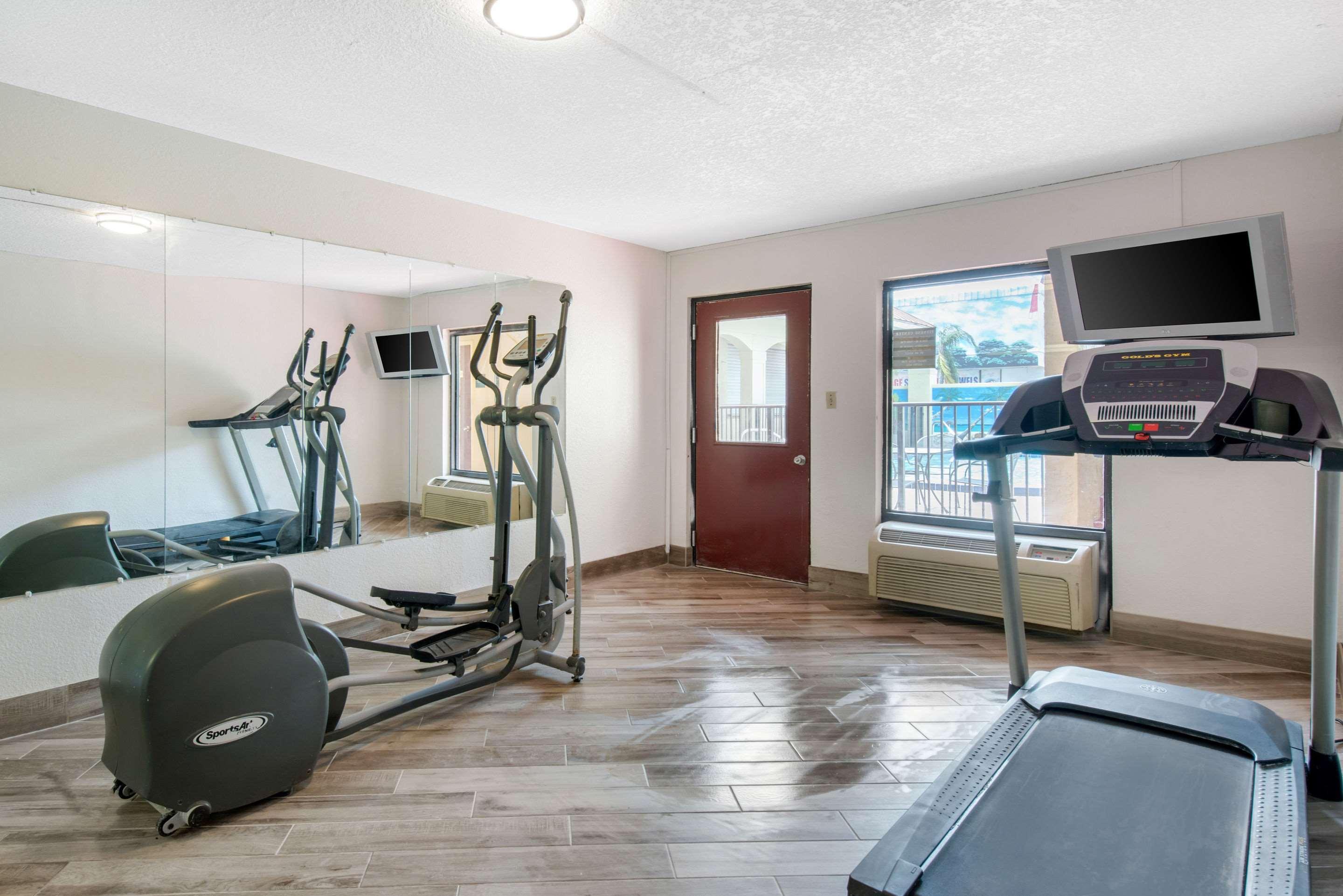 Clarion Inn & Suites Kissimmee-Lake Buena Vista South Εξωτερικό φωτογραφία