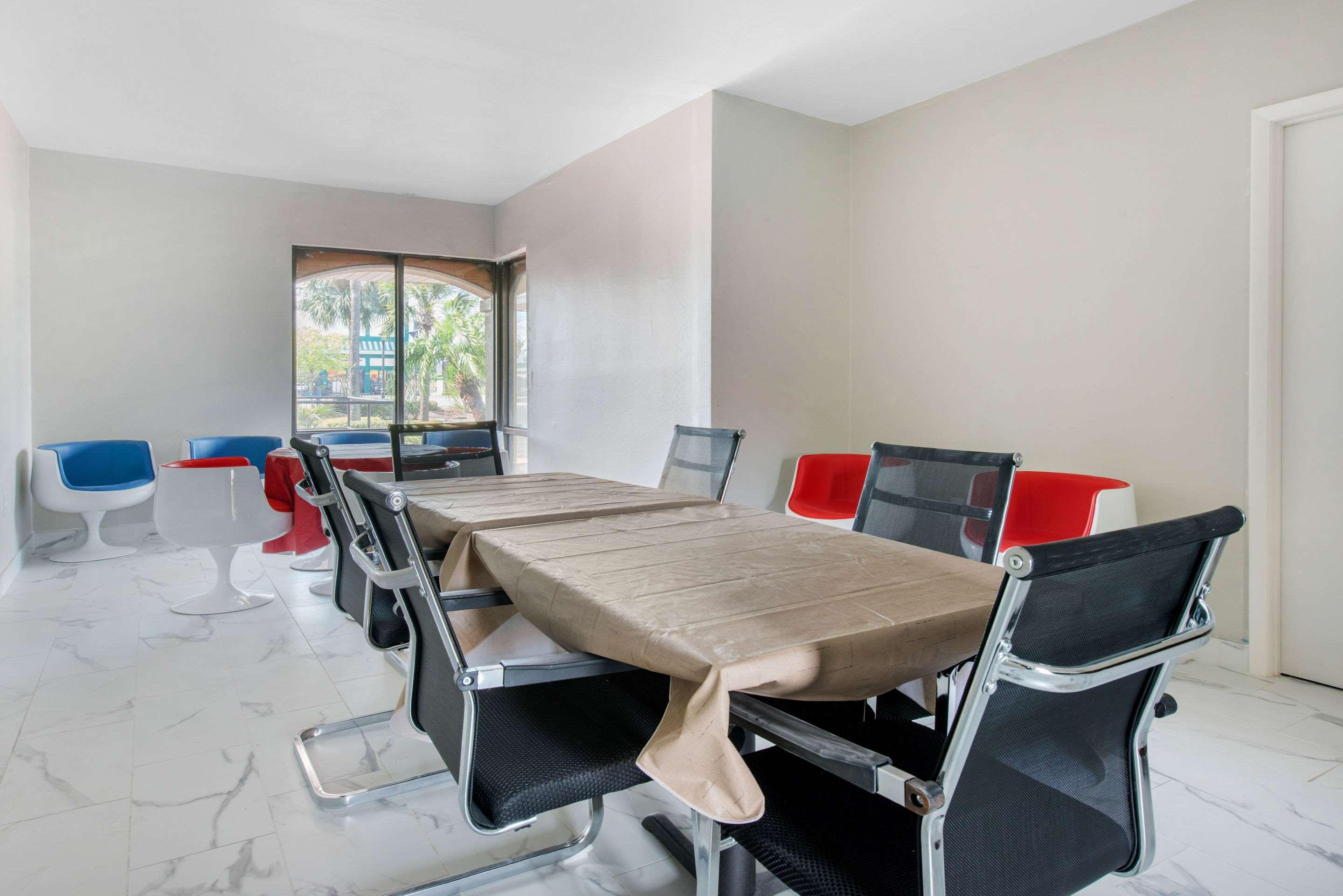 Clarion Inn & Suites Kissimmee-Lake Buena Vista South Εξωτερικό φωτογραφία
