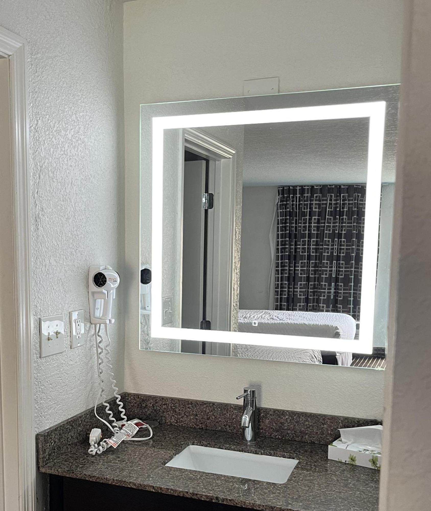 Clarion Inn & Suites Kissimmee-Lake Buena Vista South Εξωτερικό φωτογραφία