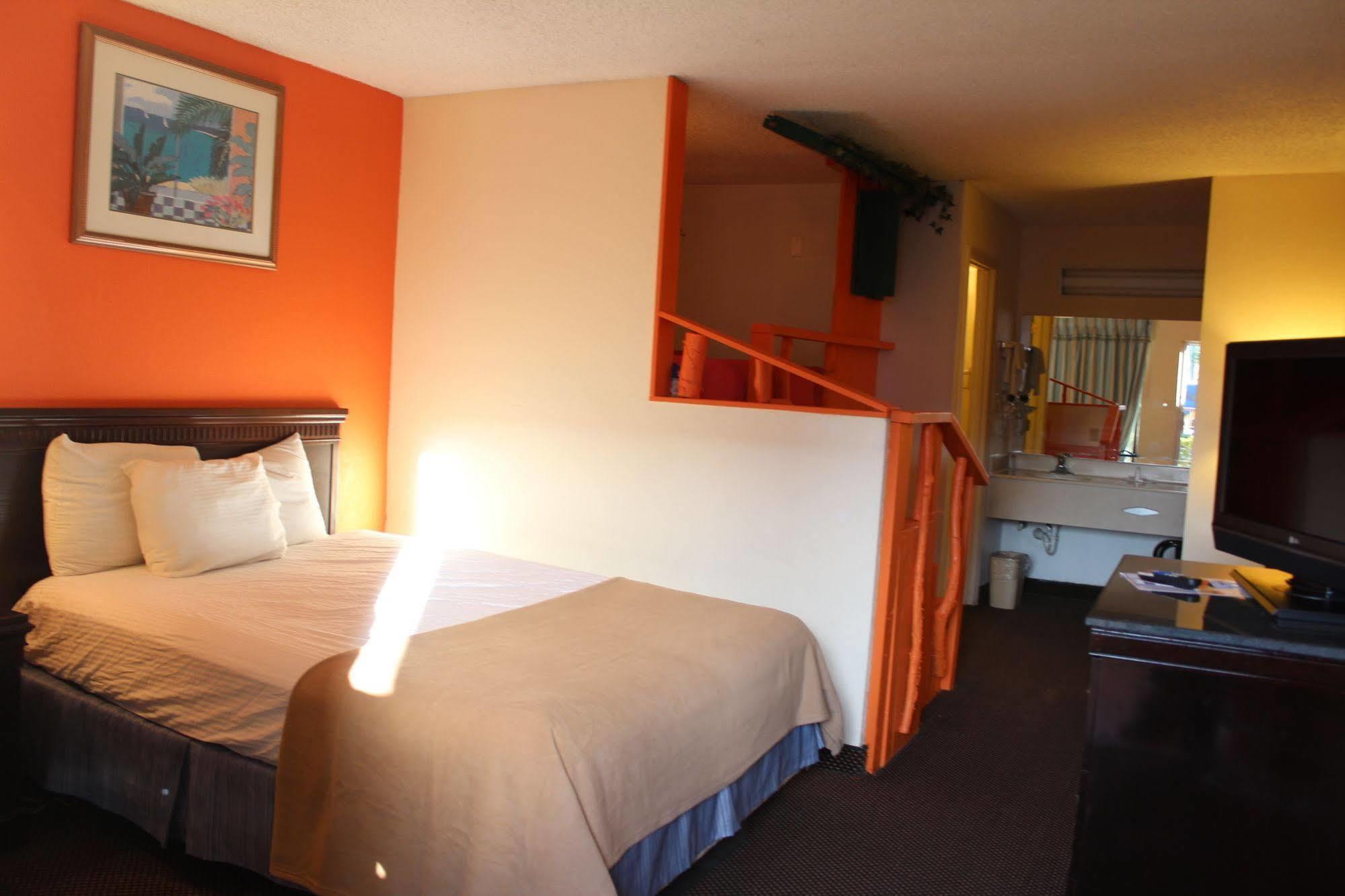 Clarion Inn & Suites Kissimmee-Lake Buena Vista South Εξωτερικό φωτογραφία