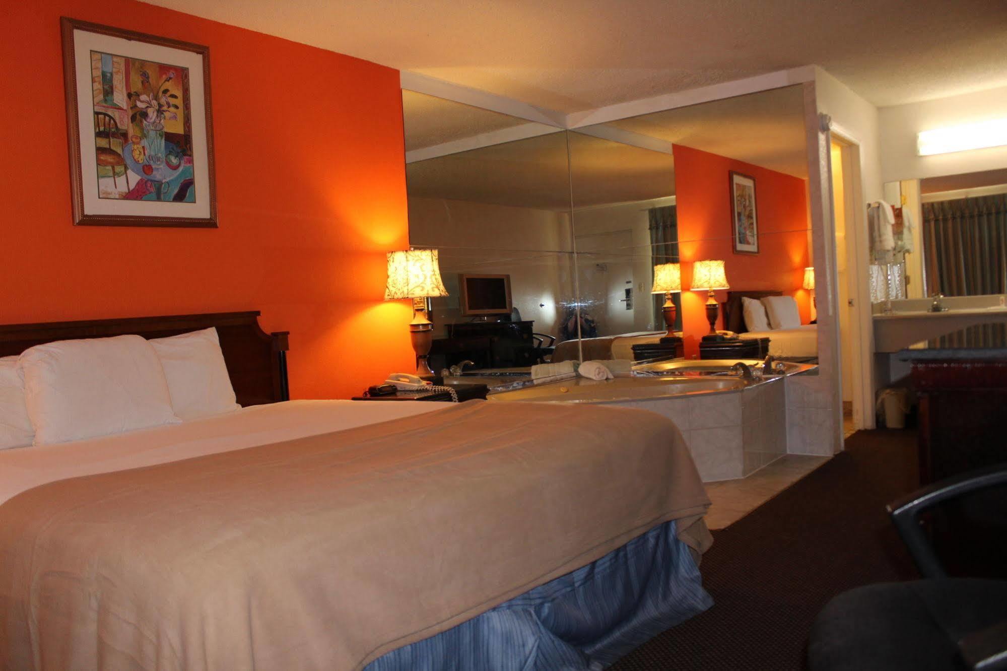 Clarion Inn & Suites Kissimmee-Lake Buena Vista South Εξωτερικό φωτογραφία